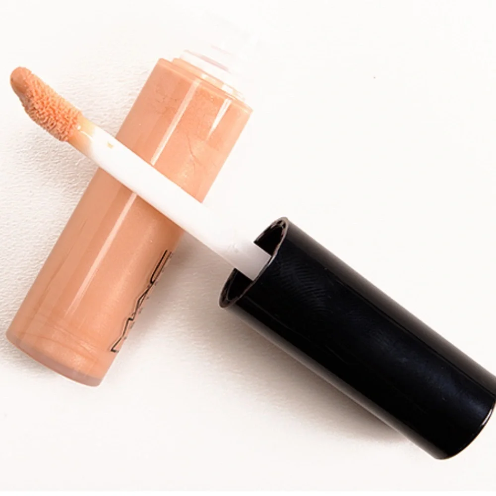 MAC ULTIMATE DISH LIPGLASS. LIMITED EDITION. NEW IN BOX.